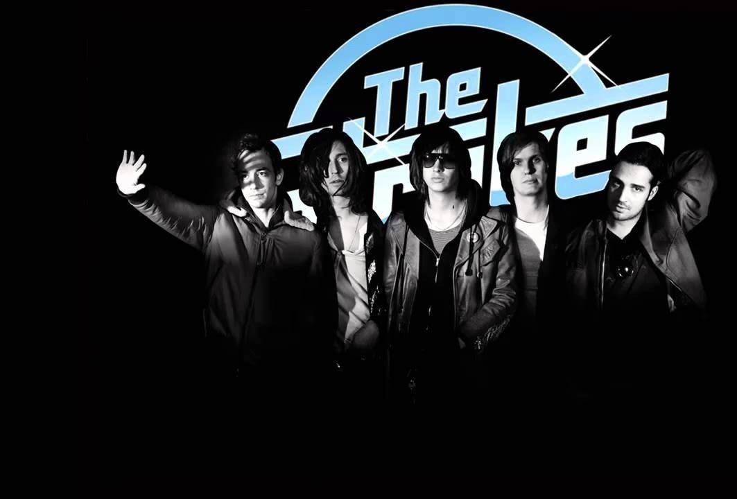 The strokes. Названия для музыкальных групп. Названия инди музыкальных групп. Обои название групп. The strokes обои.